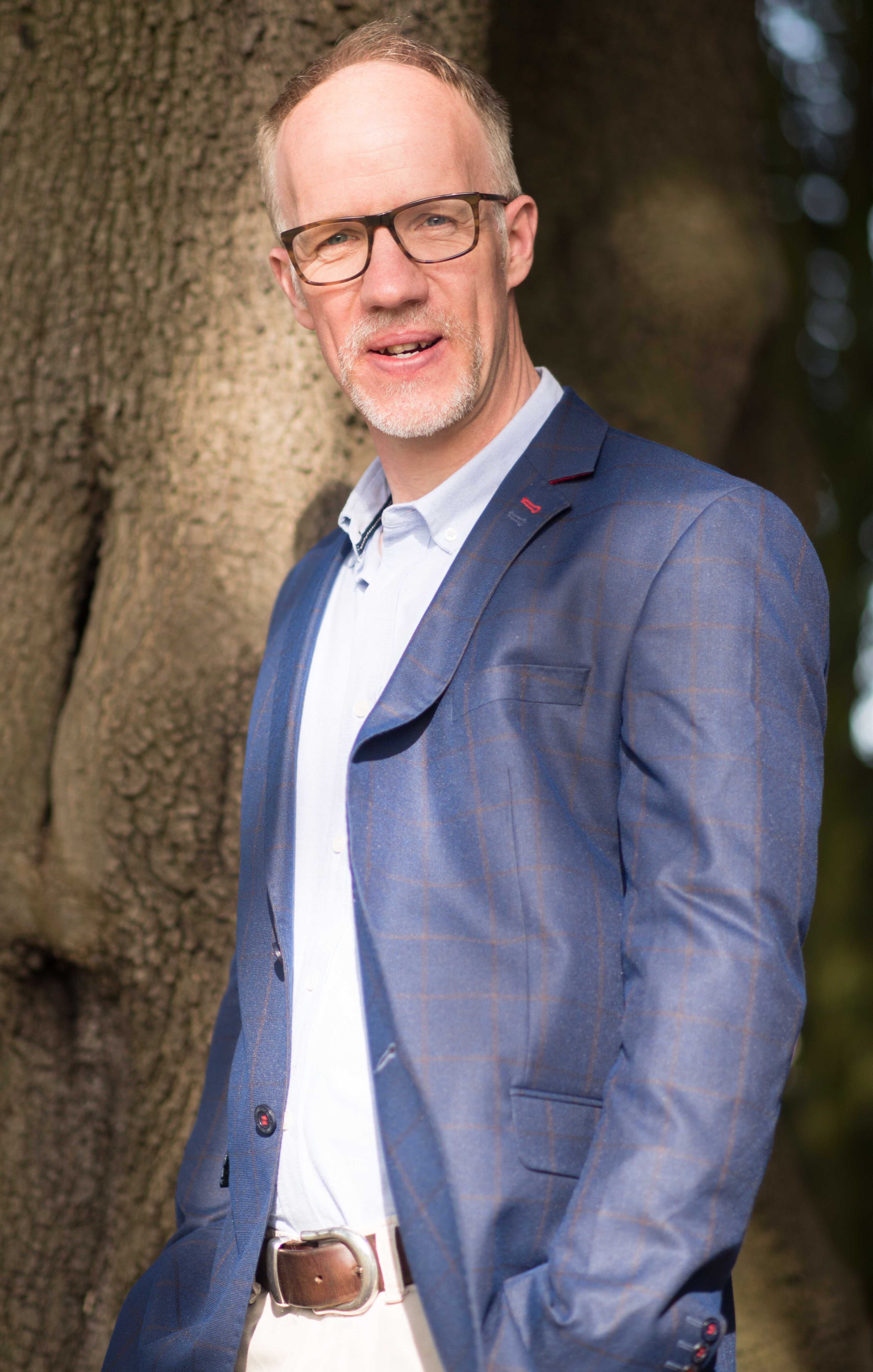 Image: Photograph of Simon Hall